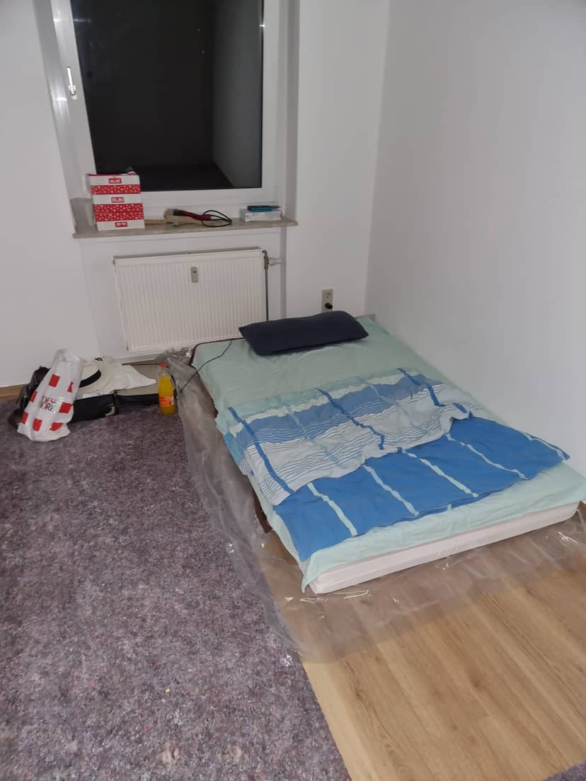 S5 3 Zimmer Etagen Wohnung – Renovierungsphase