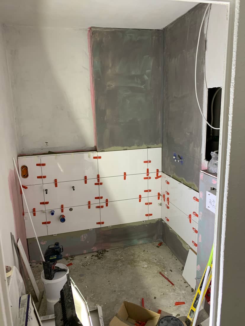 S5 3 Zimmer Etagen Wohnung – Renovierungsphase