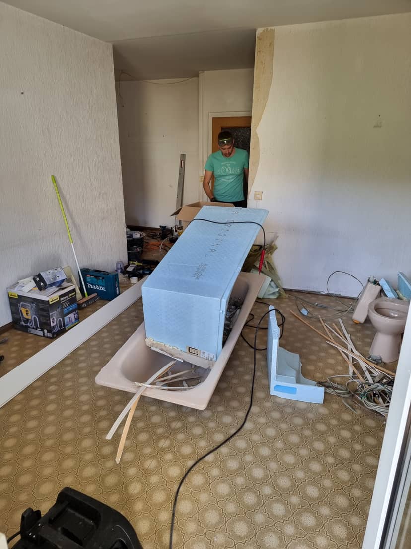 S5 3 Zimmer Etagen Wohnung – Renovierungsphase