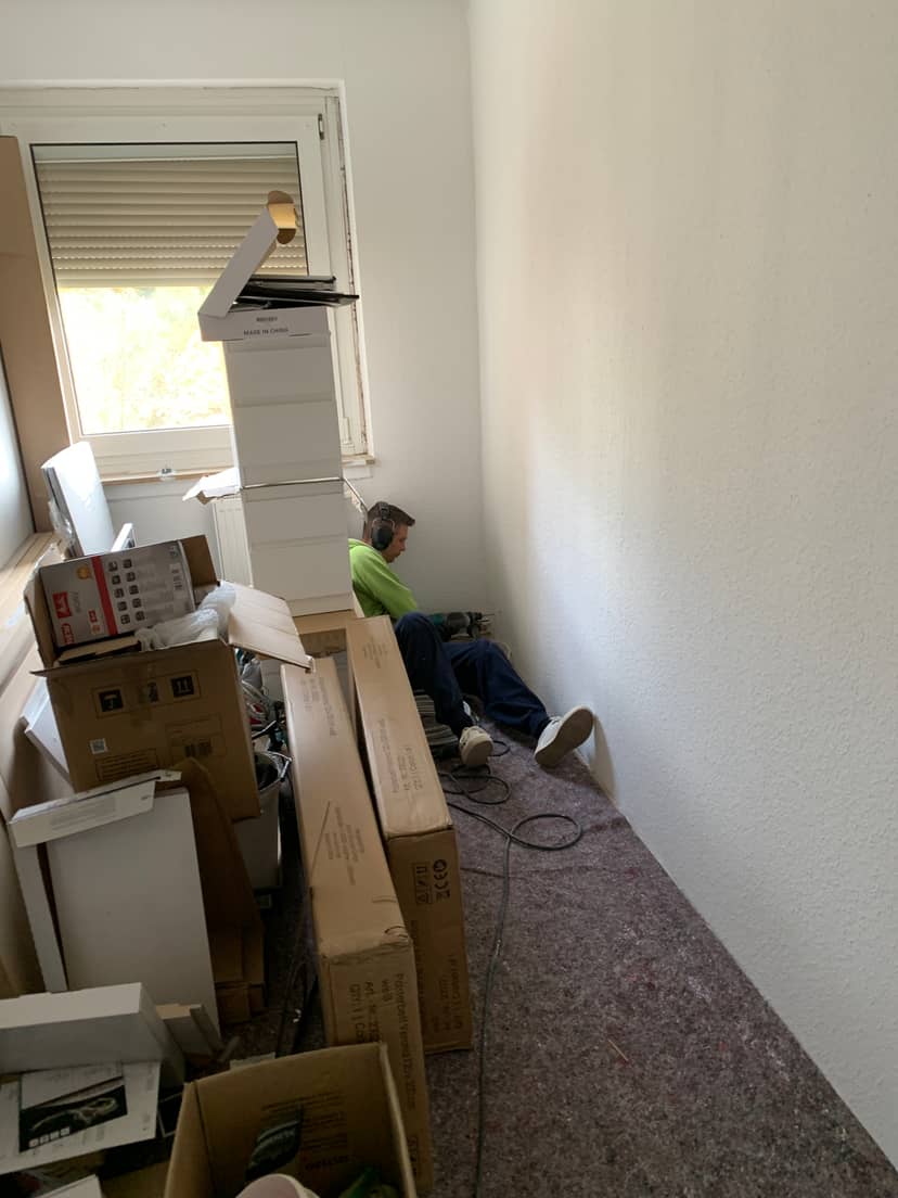 S5 3 Zimmer Etagen Wohnung – Renovierungsphase
