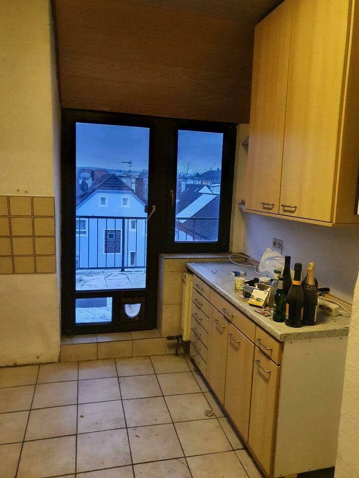 S145 - 3 Zimmer DG Wohnung – Vorher
