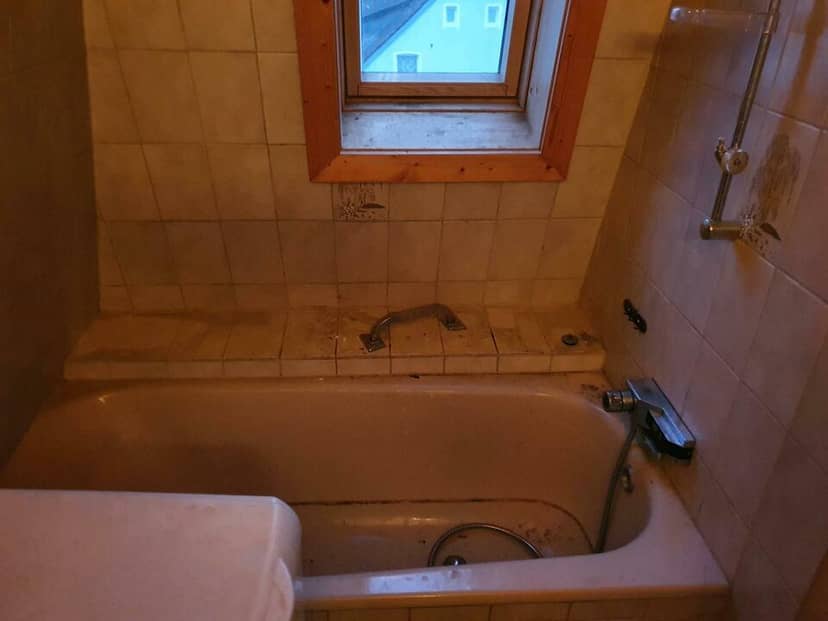 S145 - 3 Zimmer DG Wohnung – Vorher