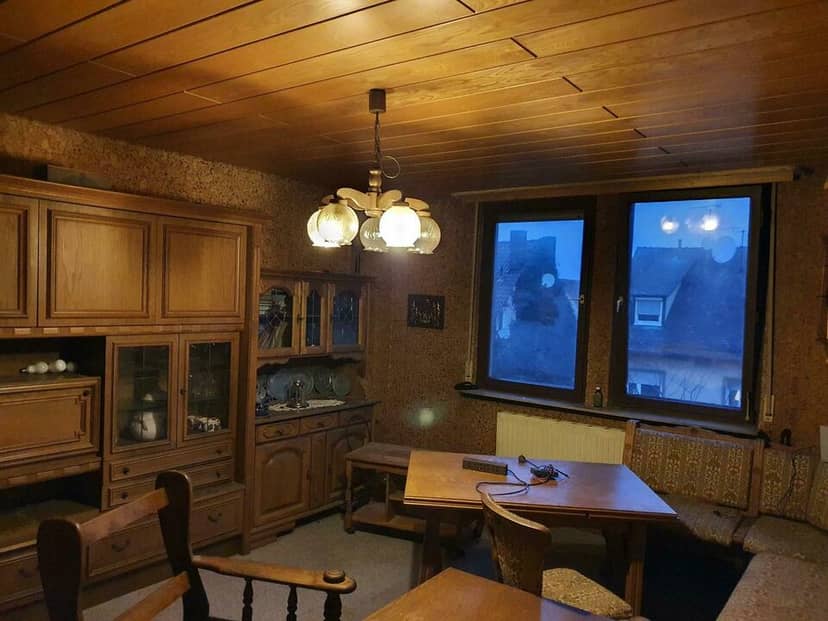 S145 - 3 Zimmer DG Wohnung – Vorher